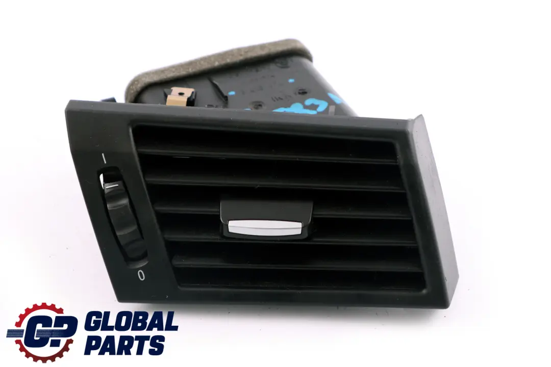 Prawa Kratka Nawiewu Wlot Powietrza do BMW X3 E83 LCI o numerze 3420584 BMW X3 E83 LCI Prawa Kratka Nawiewu Wlot Powietrza - SKU 3420584 - Numer Części 3420584