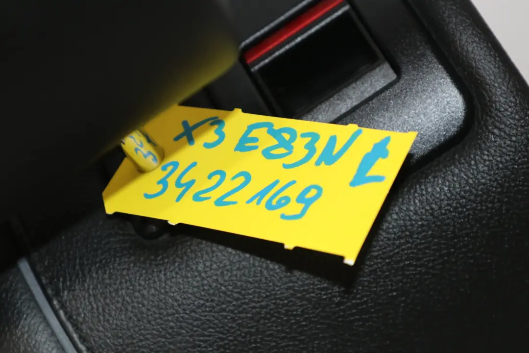 Interieur du siege arriere gauche en cuir noir Couvre-dossier pour BMW X3 E83 LCI à propos du numéro de pièce 3422169 BMW X3 E83 LCI Interieur du siege arriere gauche en cuir noir Couvre-dossier - SKU 3422169 - Numéro de pièce 3422169