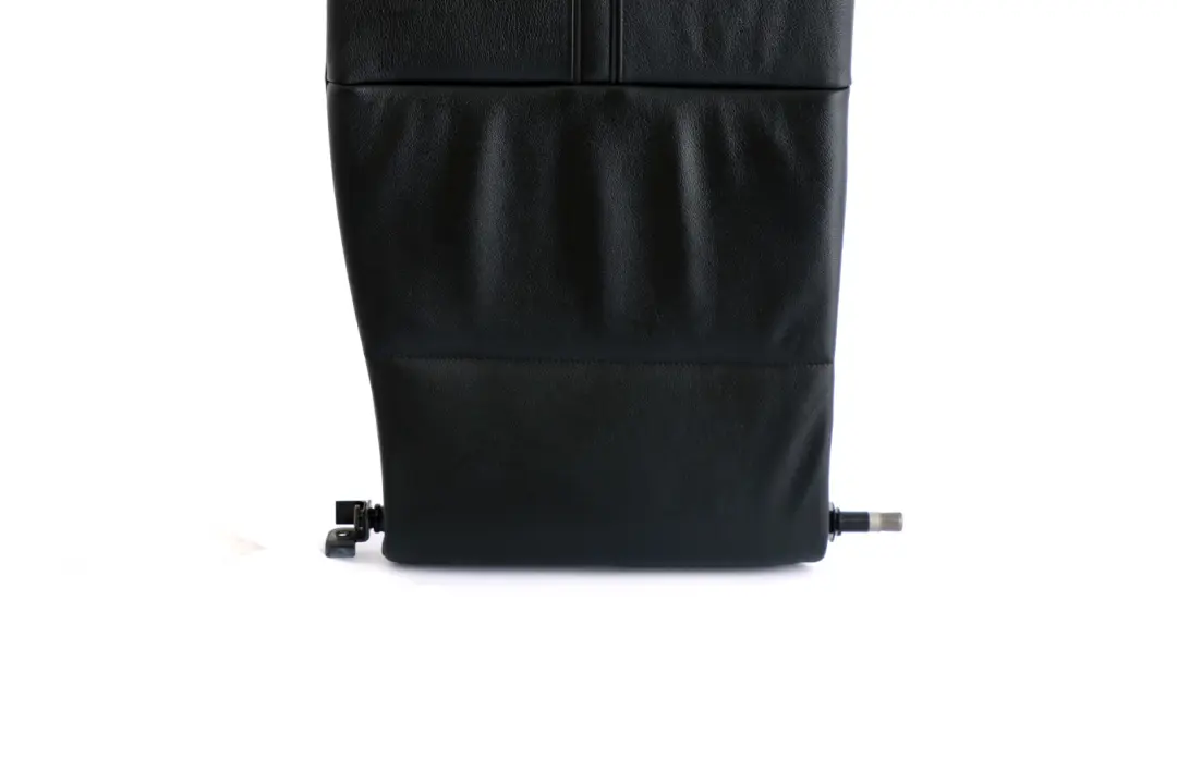 Siege Reste Arriere Cuir Noir Droite pour BMW X3 E83 LCI à propos du numéro de pièce 3422195 BMW X3 E83 LCI Siege Reste Arriere Cuir Noir Droite - SKU 3422195 - Numéro de pièce 3422195