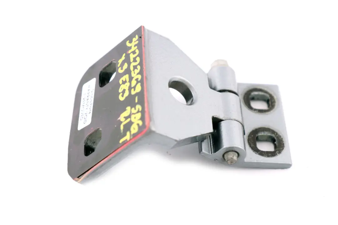 Cerniera Superiore Porta Posteriore Sinistra Grigio Argento per BMW X3 E83 con numero di parte 3402819 BMW X3 E83 Cerniera Superiore Porta Posteriore Sinistra Grigio Argento - SKU 3422369-SBG - Numero di parte 3402819