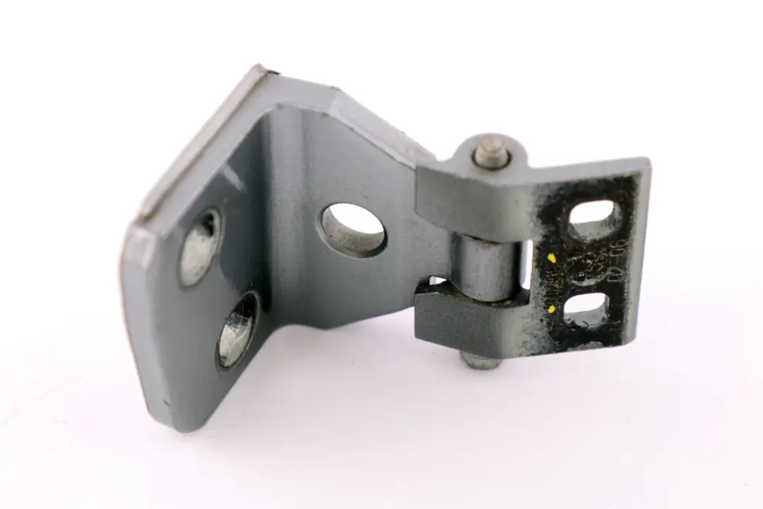 Charniere de porte arriere gauche Top Silver Grey A08 pour BMW X3 Series E83 à propos du numéro de pièce 3402819 BMW X3 Series E83 Charniere de porte arriere gauche Top Silver Grey A08 - SKU 3422369-SBG - Numéro de pièce 3402819