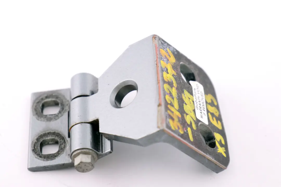 Right Door Bottom Hinge Silver Grey A08 O/S to BMW X3 Series E83 Rear with Part number 3402822 BMW X3 Series E83 Rear Right Door Bottom Hinge Silver Grey A08 O/S - SKU 3422372-SBG - Part number 3402822