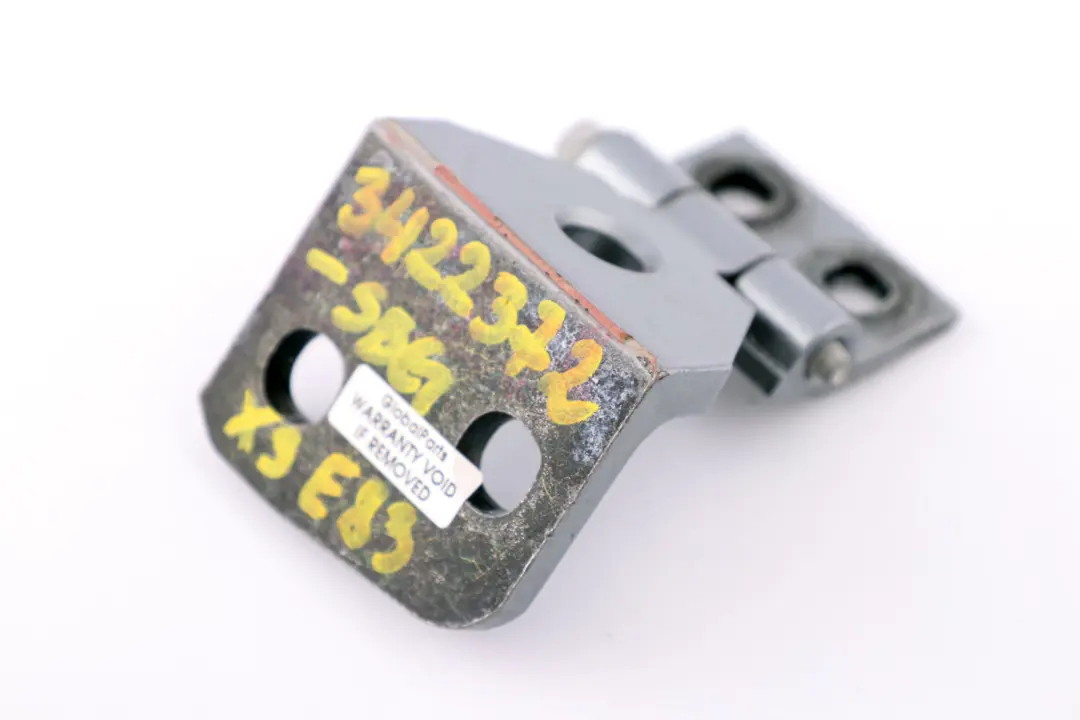 Cerniera Inferiore Porta Posteriore Destra Grigio Argento A08 per BMW X3 E83 con numero di parte 3402822 BMW X3 E83 Cerniera Inferiore Porta Posteriore Destra Grigio Argento A08 - SKU 3422372-SBG - Numero di parte 3402822