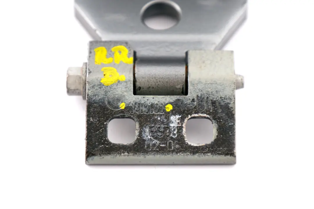 Cerniera Inferiore Porta Posteriore Destra Grigio Argento A08 per BMW X3 E83 con numero di parte 3402822 BMW X3 E83 Cerniera Inferiore Porta Posteriore Destra Grigio Argento A08 - SKU 3422372-SBG - Numero di parte 3402822