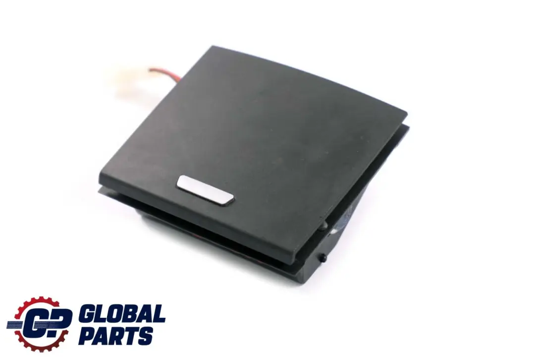 E83N Blende Steckdose 3428288 für BMW E83 LCI mit Teilenummer 3428293 BMW E83 LCI E83N Blende Steckdose 3428288 - SKU 3428293 - Teilenummer 3428293