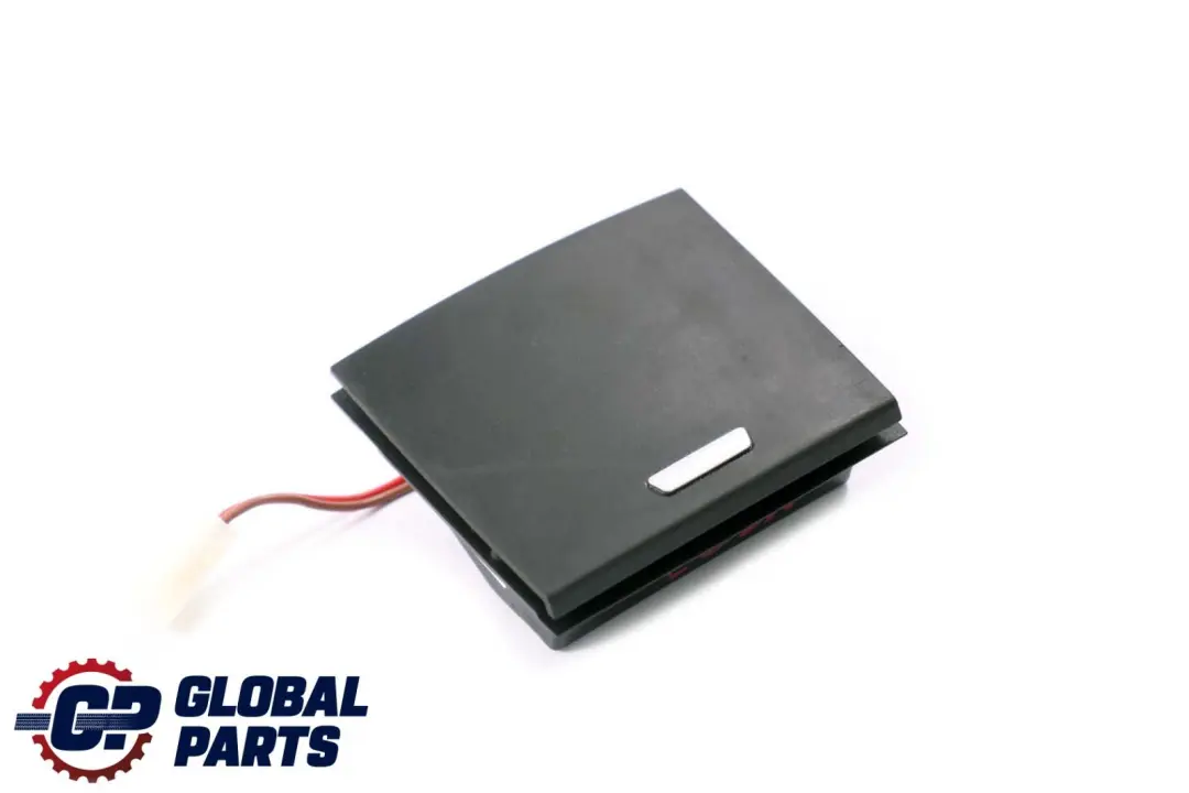 E83N Couvercle de prise allume-cigarette 3428288 pour BMW E83 LCI à propos du numéro de pièce 3428293 BMW E83 LCI E83N Couvercle de prise allume-cigarette 3428288 - SKU 3428293 - Numéro de pièce 3428293