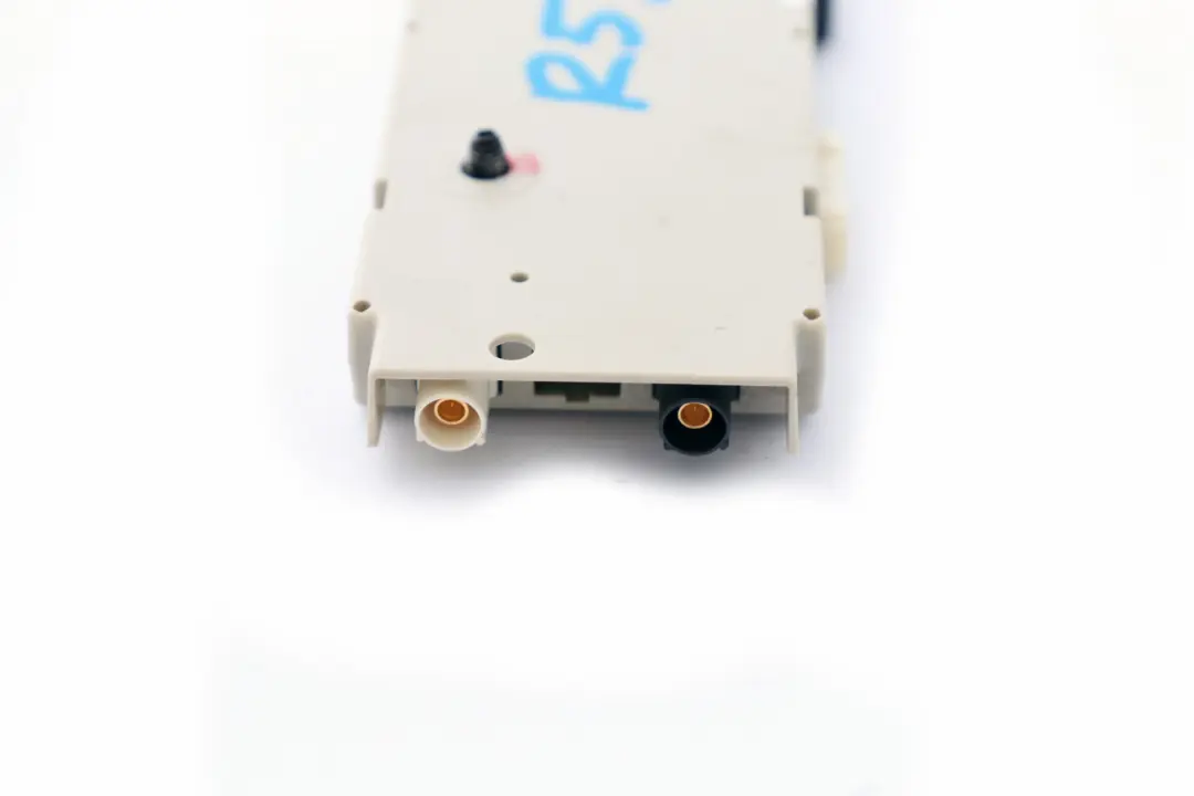 Antenna Amplifier Diversity Signal Booster to Mini Clubman Cooper R55 with Part number 3428336 Mini Clubman Cooper R55 Antenna Amplifier Diversity Signal Booster - SKU 3428336 - Part number 3428336