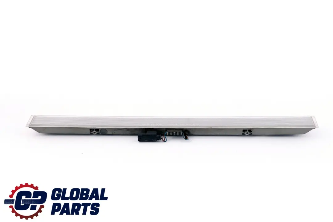 Feu de Frein Troisieme Blanc pour BMW X3 E83 à propos du numéro de pièce 3440439 BMW X3 E83 Feu de Frein Troisieme Blanc - SKU 3440439 - Numéro de pièce 3440439