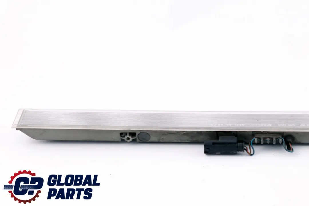 Tercer Faro Luz De Freno Blanco para BMW E83 con número de pieza 3440439 BMW E83 Tercer Faro Luz De Freno Blanco - SKU 3440439 - Número de pieza 3440439