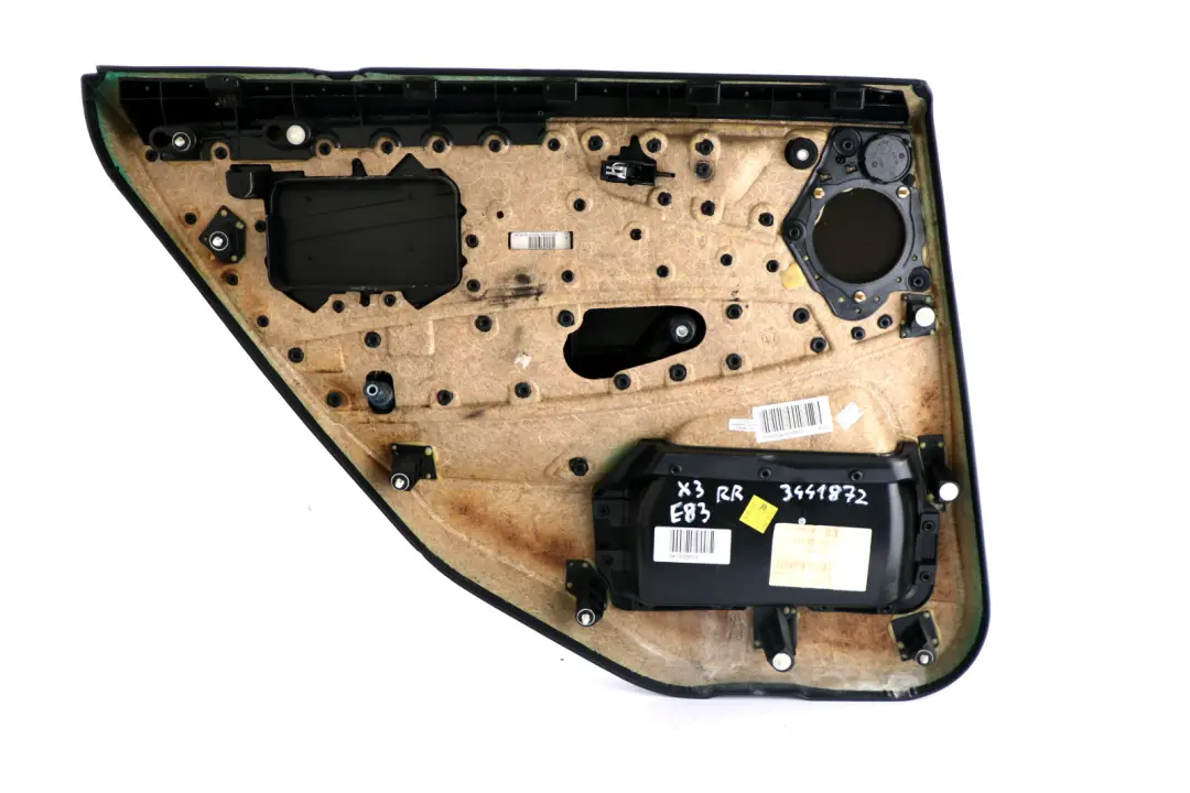 Boczek Drzwi Prawy Tył Czarny Materiał do BMW X3 E83 o numerze 3441872 BMW X3 E83 Boczek Drzwi Prawy Tył Czarny Materiał - SKU 3441872 - Numer Części 3441872