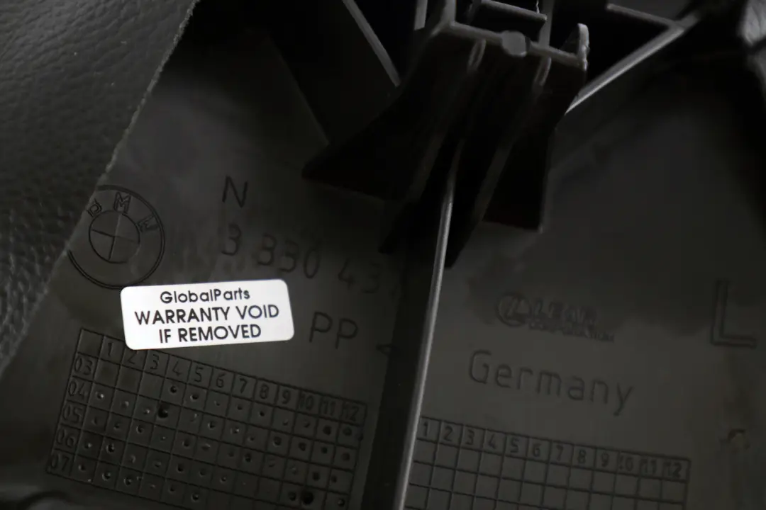 Lateral Panel Black Leather Left N/S 3330437 to BMW X3 E83 LCI Rear Seat with Part number 3443207 BMW X3 E83 LCI Rear Seat Lateral Panel Black Leather Left N/S 3330437 - SKU 3443207 - Part number 3443207