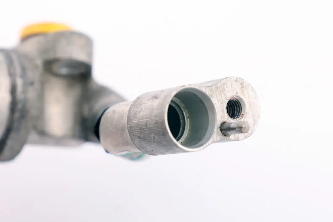 2.5si 3.0 si Adapter Lead Compressor Suction Pipe to BMW X3 Series E83 LCI with Part number 3443984 BMW X3 Series E83 LCI 2.5si 3.0 si Adapter Lead Compressor Suction Pipe - SKU 3443984 - Part number 3443984