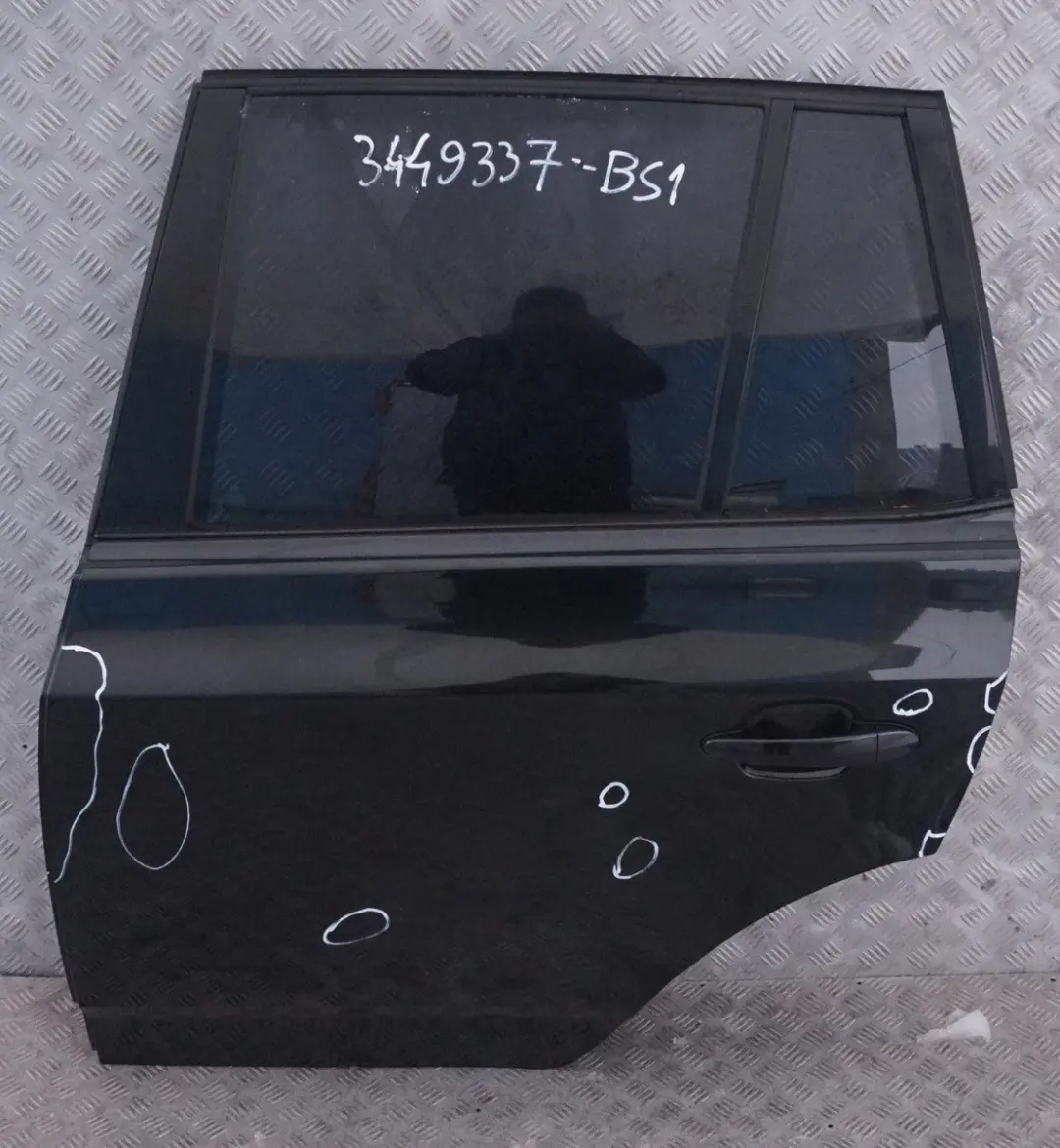 Drzwi lewe tylne tył black saphire do BMW E83 X3 o numerze 3449337 BMW E83 X3 Drzwi lewe tylne tył black saphire - SKU 3449337-BS1 - Numer Części 3449337