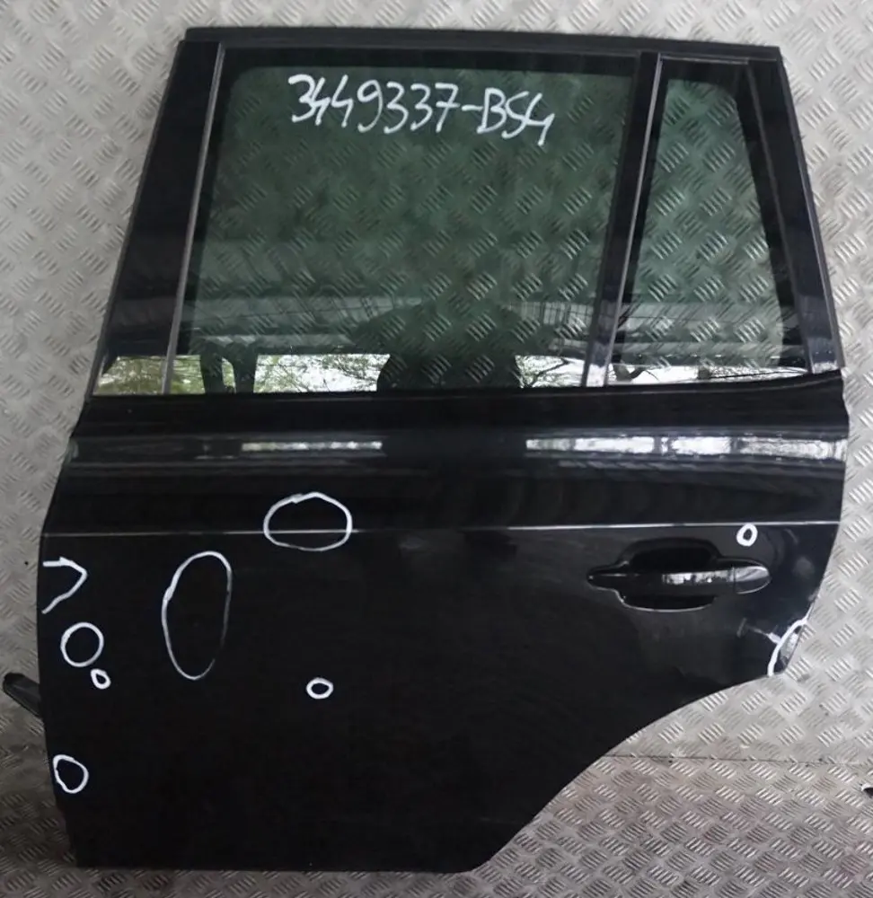 Porta Posteriore Sinistra Black Sapphire Nero Metallizzato - 475 per BMW X3 E83 con numero di parte 3449337 BMW X3 E83 Porta Posteriore Sinistra Black Sapphire Nero Metallizzato - 475 - SKU 3449337-BS4 - Numero di parte 3449337
