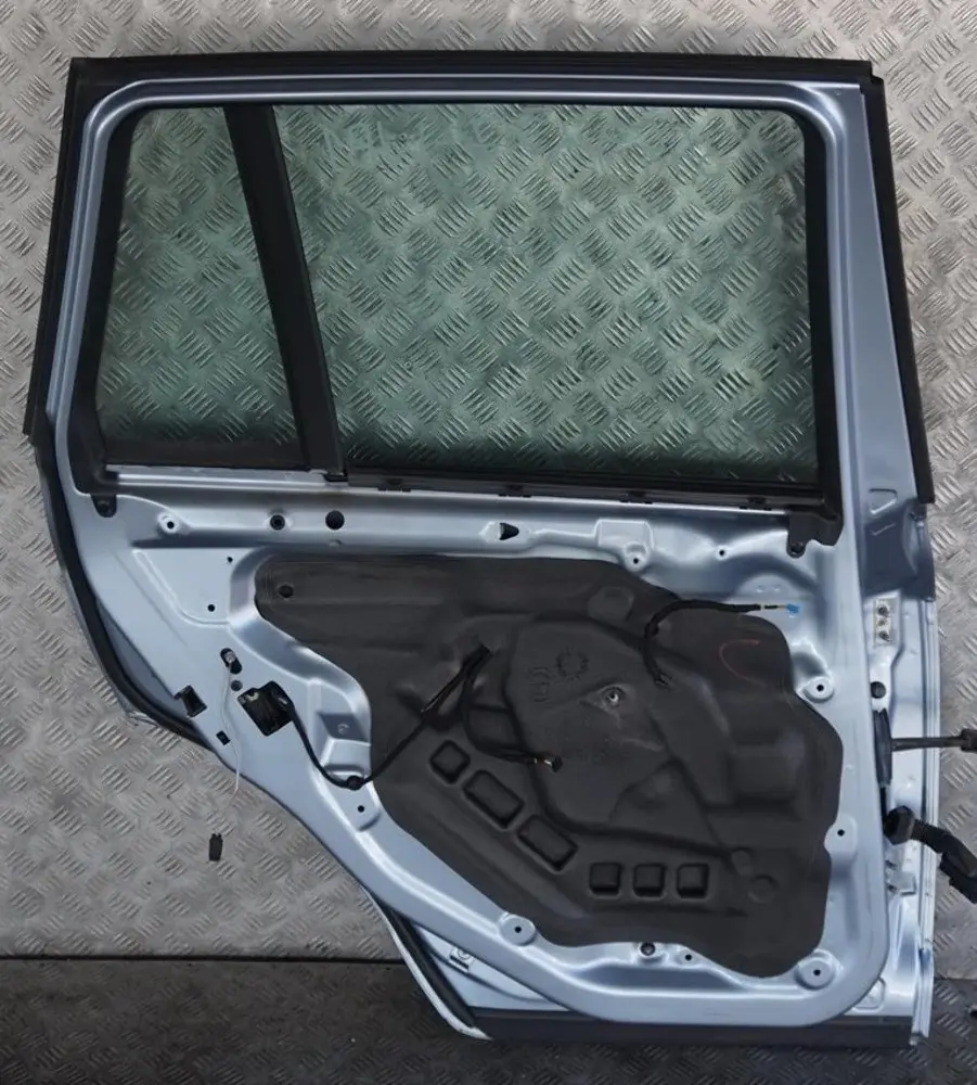 Porta Posteriore Sinistra Blu Acqua di Alto Mare Aqua Metallico per BMW X3 E83 con numero di parte 3449337 BMW X3 E83 Porta Posteriore Sinistra Blu Acqua di Alto Mare Aqua Metallico - SKU 3449337-WB1 - Numero di parte 3449337