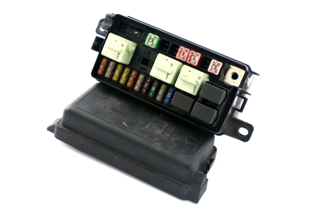 Sistema Electrico Caja de fusibles para Mini One R55 R56 con número de pieza 3449504 Mini One R55 R56 Sistema Electrico Caja de fusibles - SKU 3449504 - Número de pieza 3449504