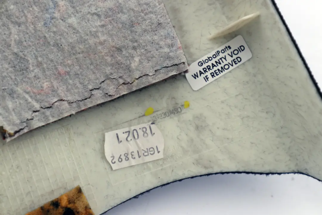 E83N LCI Columna C Embellecedor Derecho Antracita 3330490 para BMW E83 con número de pieza 3449952 BMW E83 E83N LCI Columna C Embellecedor Derecho Antracita 3330490 - SKU 3449952 - Número de pieza 3449952