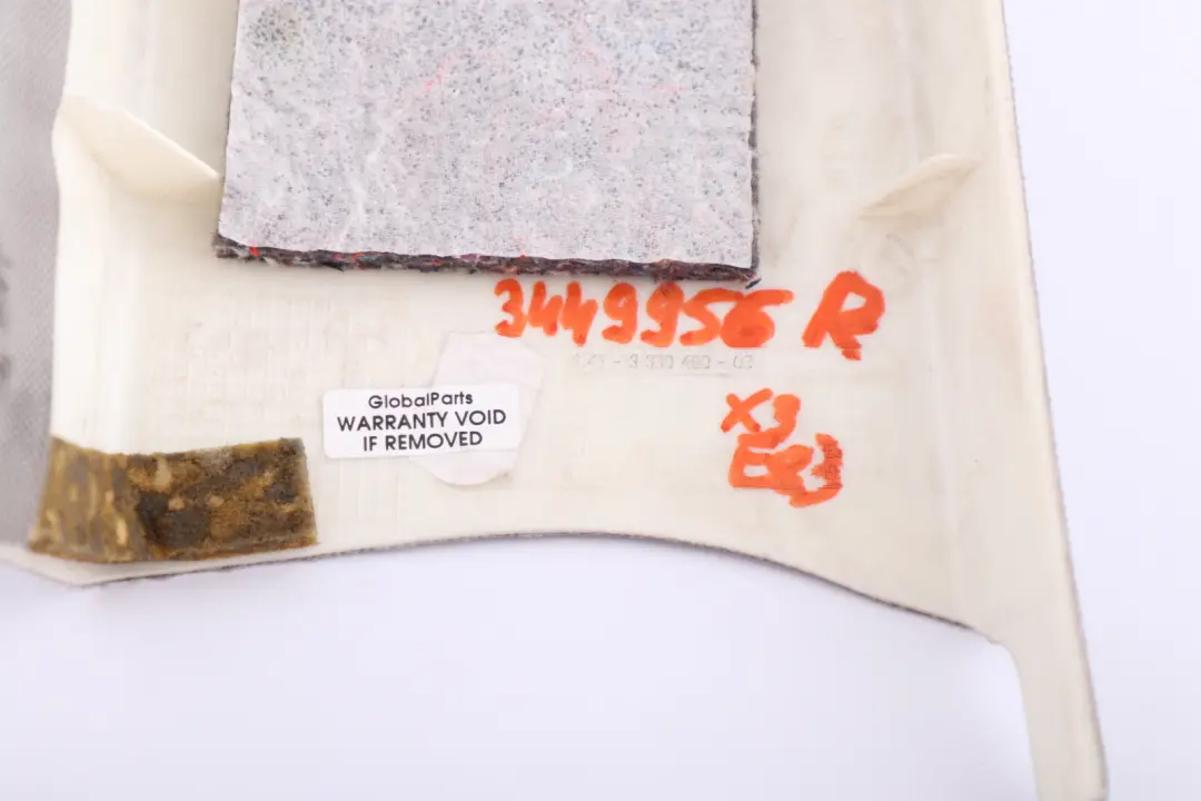 Colonna C Rivestimento Destro Grigio Grau 3330490 per BMW X3 E83 LCI con numero di parte 3449956 BMW X3 E83 LCI Colonna C Rivestimento Destro Grigio Grau 3330490 - SKU 3449956 - Numero di parte 3449956