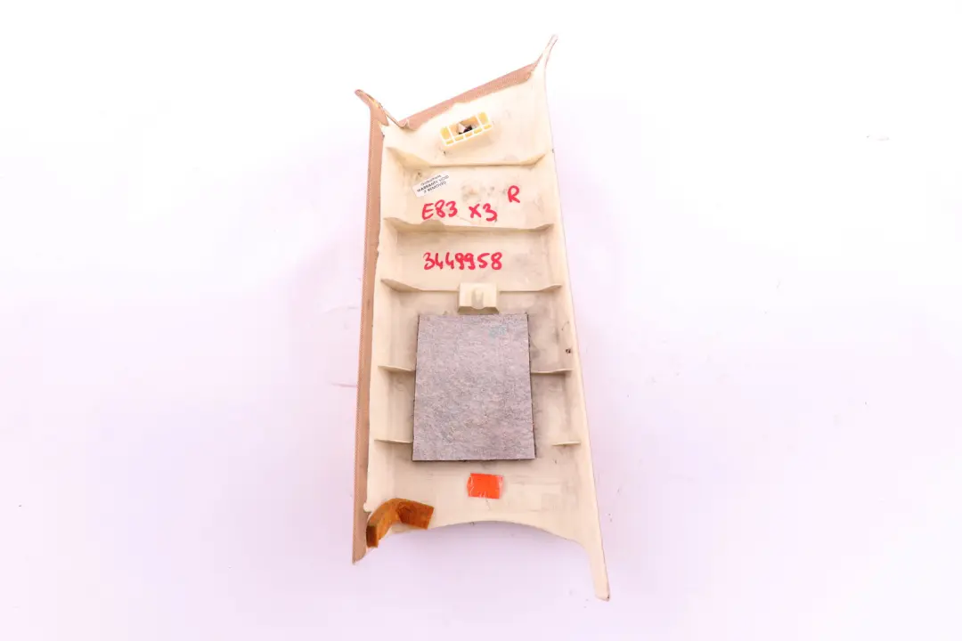 Columna C Cubierta Sandbeige Beige Lado Trasero Derecho 3330490 para BMW X3 E83 con número de pieza 3449958 BMW X3 E83 Columna C Cubierta Sandbeige Beige Lado Trasero Derecho 3330490 - SKU 3449958 - Número de pieza 3449958