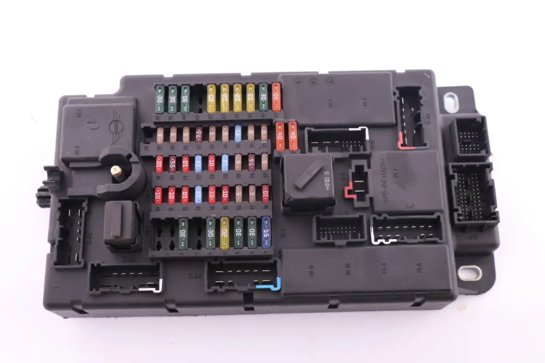 Caja De Distribución De Fusibles High SPEG H1 para Mini Cooper One R56 con número de pieza 3450435 Mini Cooper One R56 Caja De Distribución De Fusibles High SPEG H1 - SKU 3450435 - Número de pieza 3450435