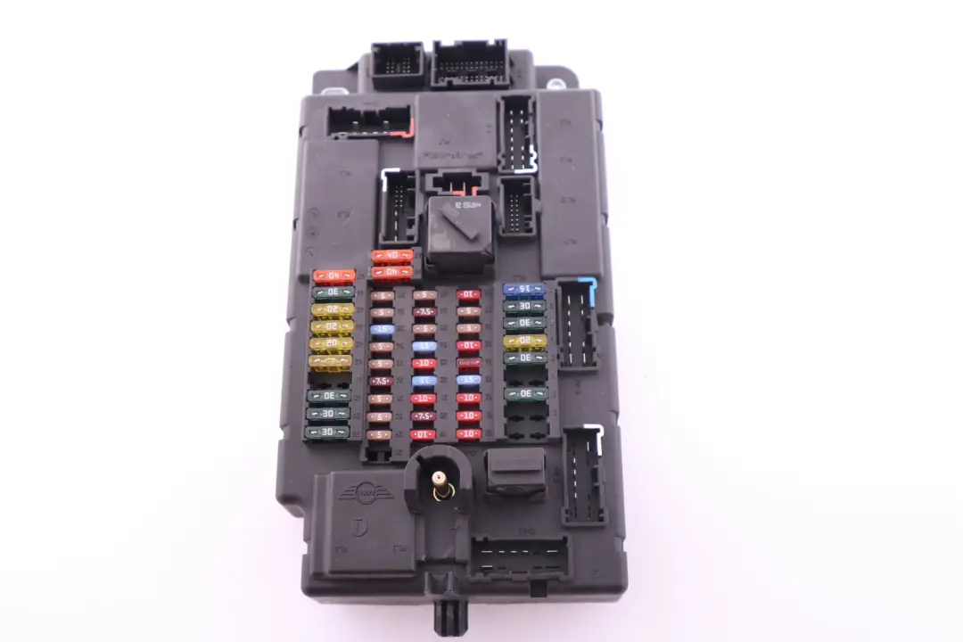 Armoire Fusibles Speg High Boite Fusible pour Mini Cooper One R56 à propos du numéro de pièce 3450824 Mini Cooper One R56 Armoire Fusibles Speg High Boite Fusible - SKU 3450824 - Numéro de pièce 3450824