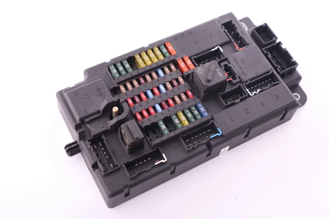 Armoire Fusibles Speg High Boite Fusible pour Mini Cooper One R56 à propos du numéro de pièce 3450824 Mini Cooper One R56 Armoire Fusibles Speg High Boite Fusible - SKU 3450824 - Numéro de pièce 3450824