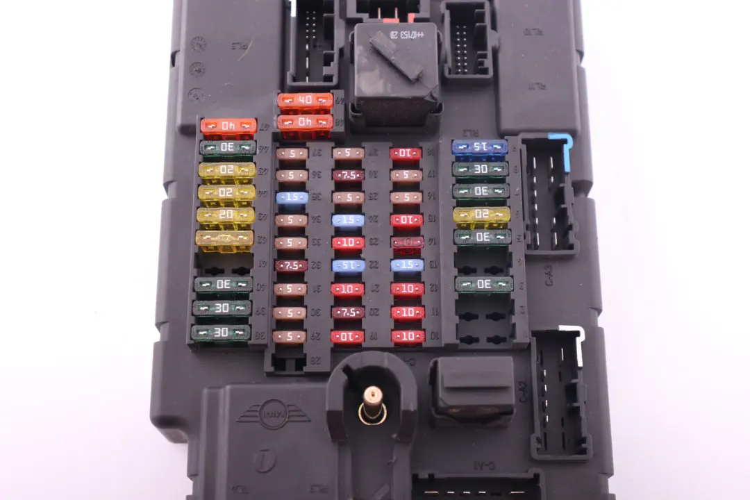 Armoire Fusibles Speg High Boite Fusible pour Mini Cooper One R56 à propos du numéro de pièce 3450824 Mini Cooper One R56 Armoire Fusibles Speg High Boite Fusible - SKU 3450824 - Numéro de pièce 3450824