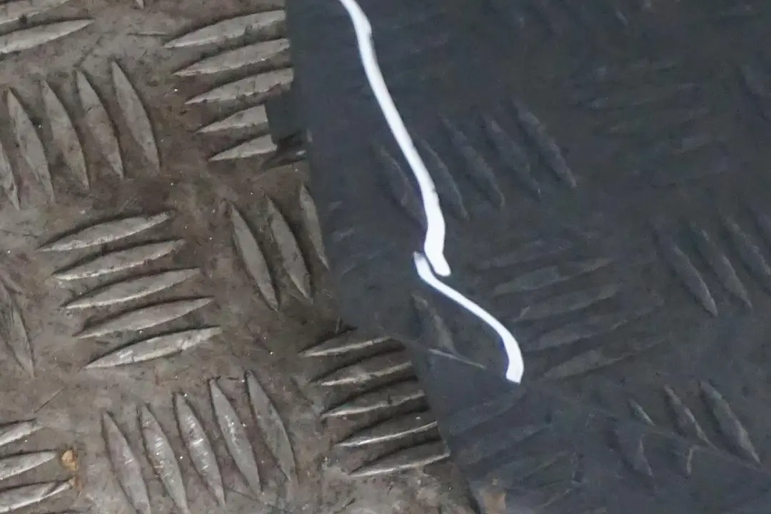 Reihe E83 Fahrerseite Tür Vorne Links Highland Green Gruen - A11 für BMW X3 mit Teilenummer 3451015 BMW X3 Reihe E83 Fahrerseite Tür Vorne Links Highland Green Gruen - A11 - SKU 3451015-HG - Teilenummer 3451015