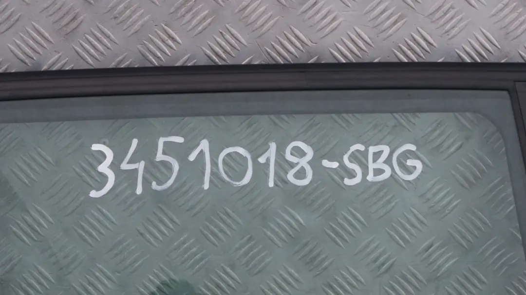 Drzwi prawe tylne tył silbergrau do BMW E83 X3 o numerze 3451018 BMW E83 X3 Drzwi prawe tylne tył silbergrau - SKU 3451018-SBG - Numer Części 3451018