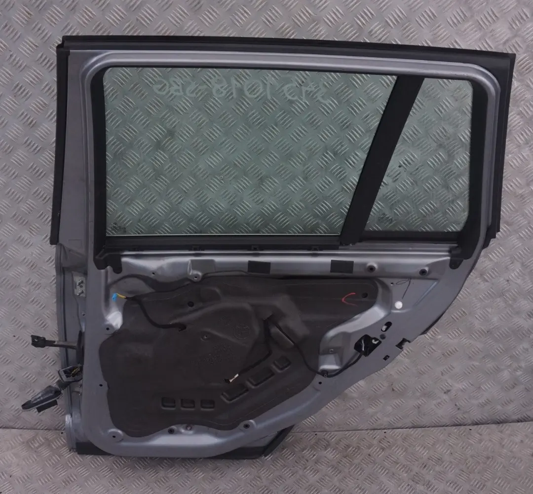 BMW X3 Reihe 1 E83 LCI Fahrerseite Tür hinten rechts Silbergrau Silber Grau A08 - SKU 3451018-SBG - Teilenummer 3451018