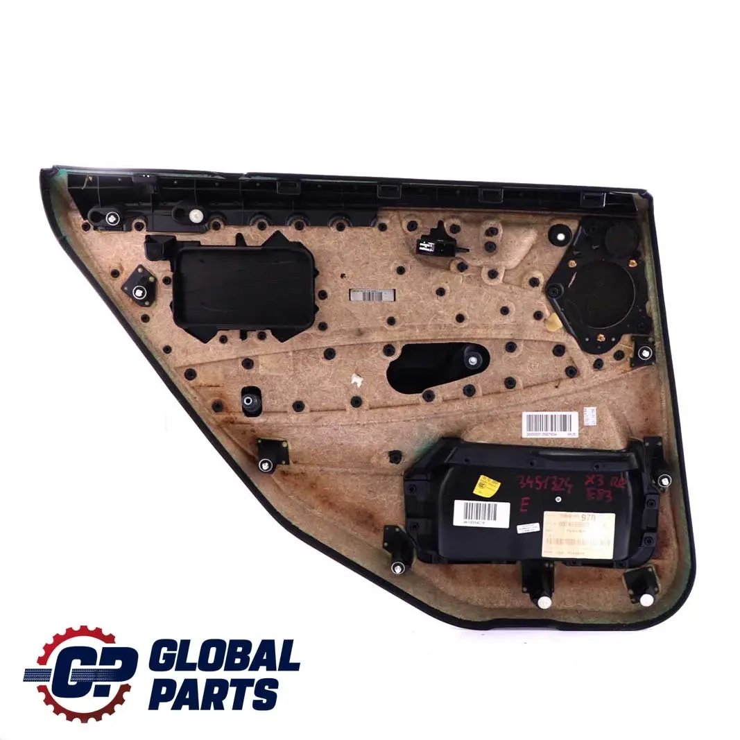 Trasera Derecha Tarjeta De Puerta Forro Sensatec Vinilo Negro para BMW E83 LCI con número de pieza 3451324 BMW E83 LCI Trasera Derecha Tarjeta De Puerta Forro Sensatec Vinilo Negro - SKU 3451324 - Número de pieza 3451324