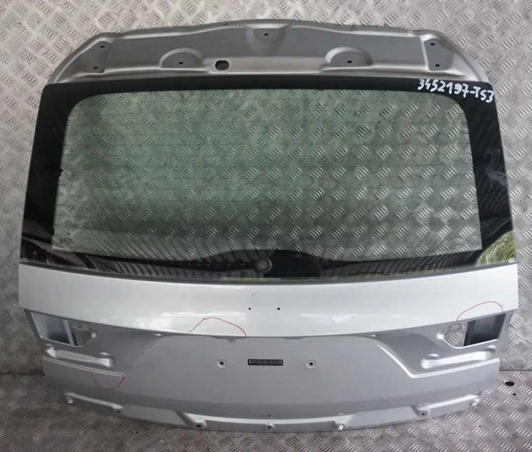 Klapa bagażnika tył titansilber 354 do BMW E83 X3 o numerze 3452197 BMW E83 X3 Klapa bagażnika tył titansilber 354 - SKU 3452197-TS3 - Numer Części 3452197