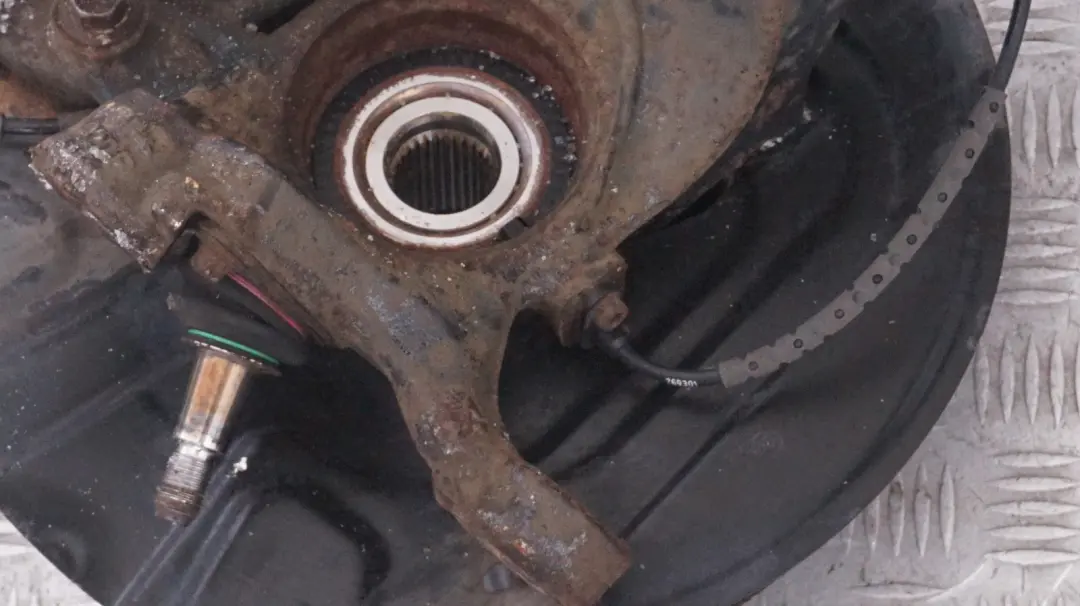 *BMW X3 er E83 LCI 2.5si N52N Federbein Schwenklager Bremsscheibe Vorne Links für mit Teilenummer 3453521 *BMW X3 er E83 LCI 2.5si N52N Federbein Schwenklager Bremsscheibe Vorne Links - SKU 3453521 - Teilenummer 3453521