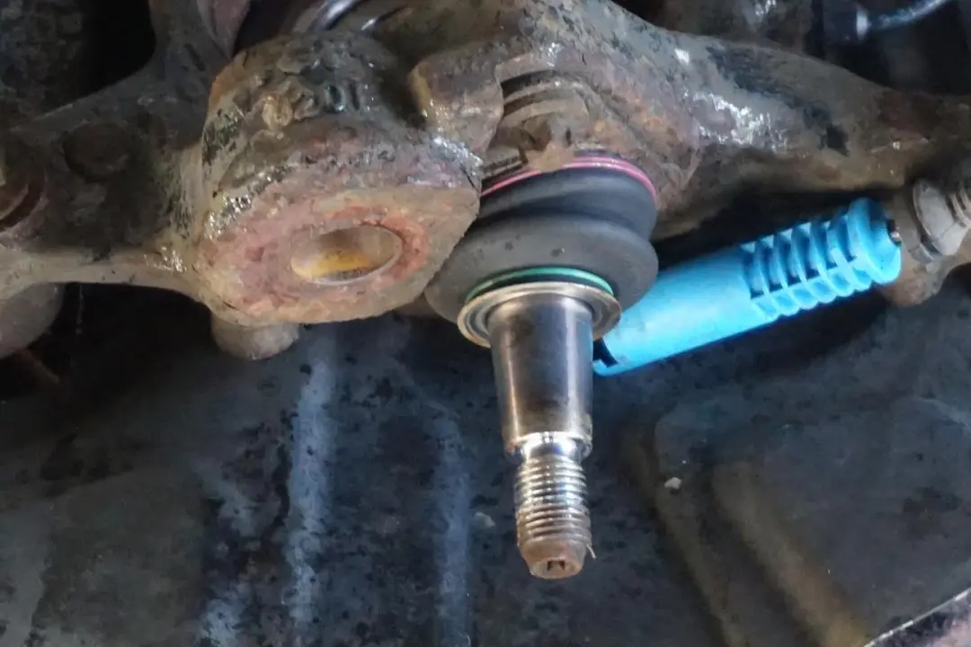 M57N2 Front Right O/S Suspension Leg Spring Strut Brake Disc to BMW X3 E83 3.0d with Part number 3453522 BMW X3 E83 3.0d M57N2 Front Right O/S Suspension Leg Spring Strut Brake Disc - SKU 3453522-1 - Part number 3453522