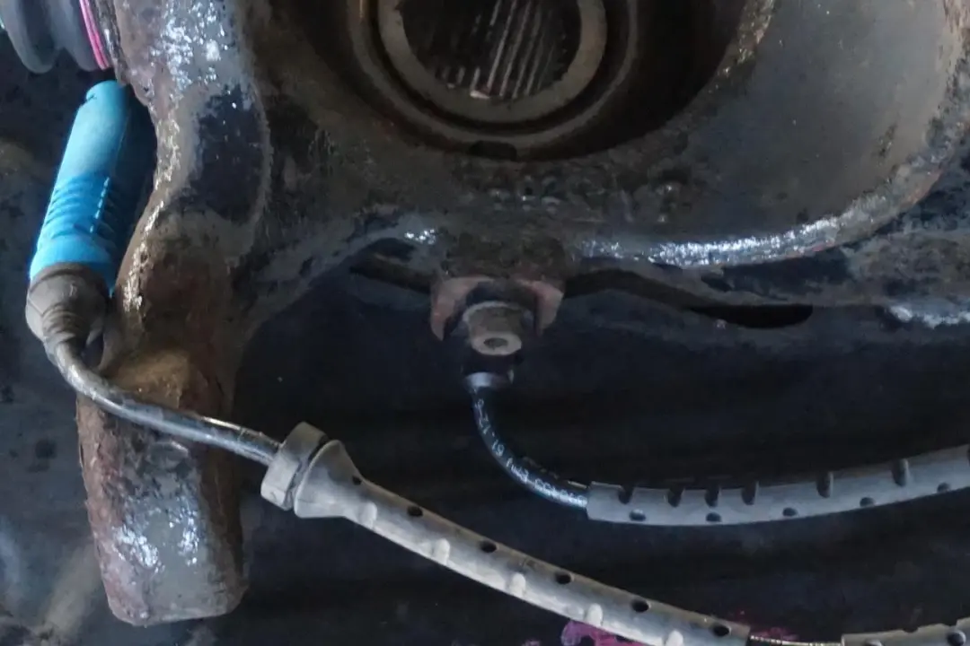 M57N2 Front Right O/S Suspension Leg Spring Strut Brake Disc to BMW X3 E83 3.0d with Part number 3453522 BMW X3 E83 3.0d M57N2 Front Right O/S Suspension Leg Spring Strut Brake Disc - SKU 3453522-1 - Part number 3453522