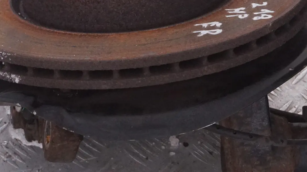 *BMW X3 er E83 LCI 2.5si N52N Federbein Schwenklager Bremsscheibe Vorne Rechts für mit Teilenummer 3453522 *BMW X3 er E83 LCI 2.5si N52N Federbein Schwenklager Bremsscheibe Vorne Rechts - SKU 3453522 - Teilenummer 3453522