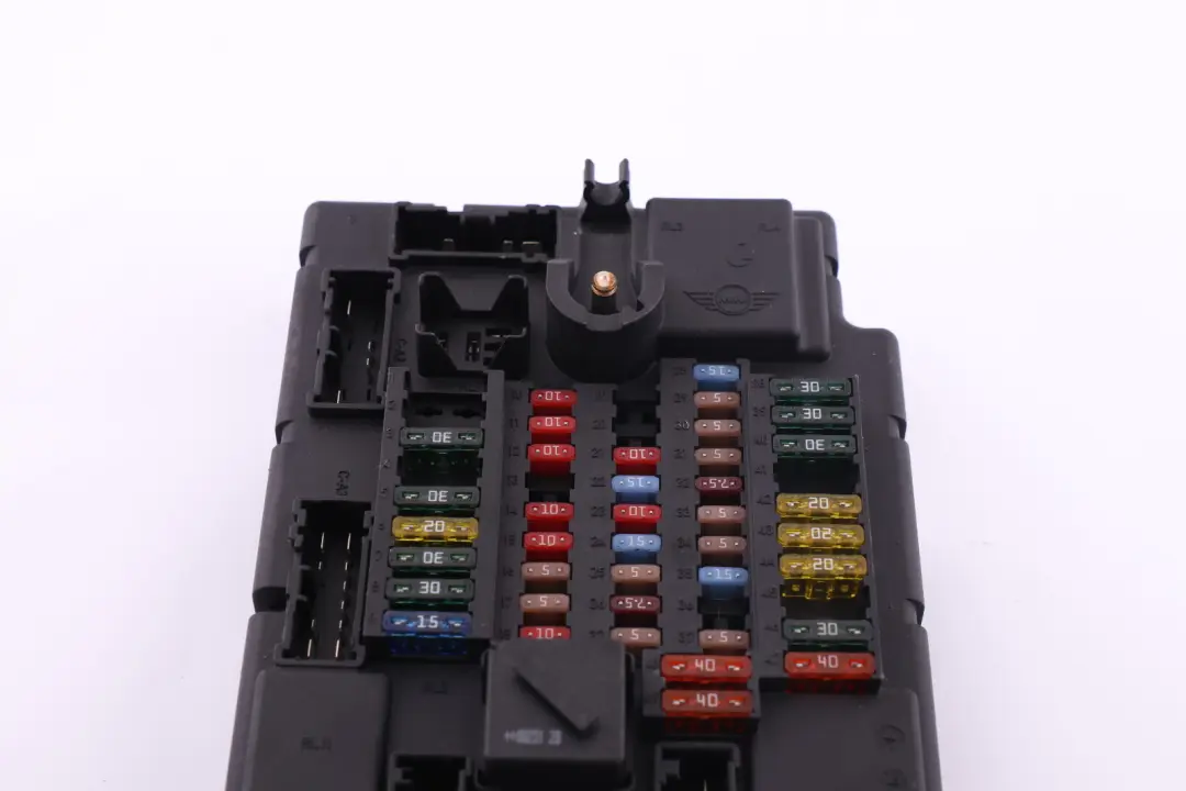 High SPEG M3 Caja De Distribución De Fusibles Unidad Eléctrico para Mini R56 con número de pieza 3453737 Mini R56 High SPEG M3 Caja De Distribución De Fusibles Unidad Eléctrico - SKU 3453737 - Número de pieza 3453737