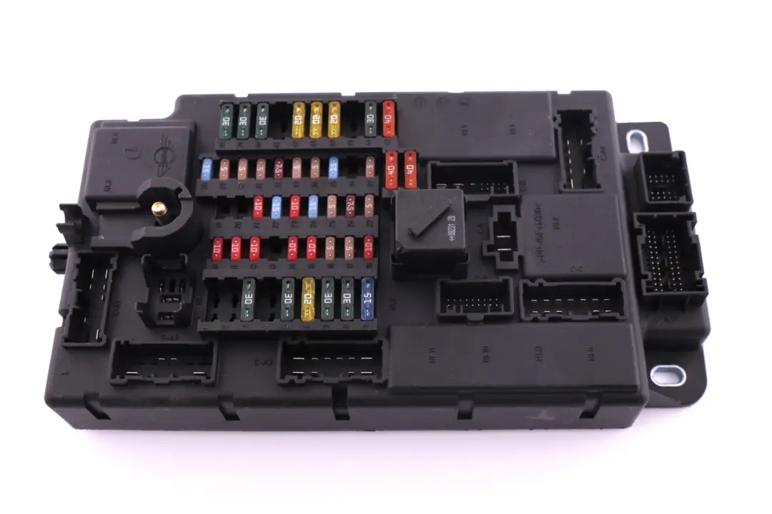 Hoch SPEG M3 Sicherungs-Verteilerkasten Steuergerät für Mini R56 mit Teilenummer 3453737 Mini R56 Hoch SPEG M3 Sicherungs-Verteilerkasten Steuergerät - SKU 3453737 - Teilenummer 3453737