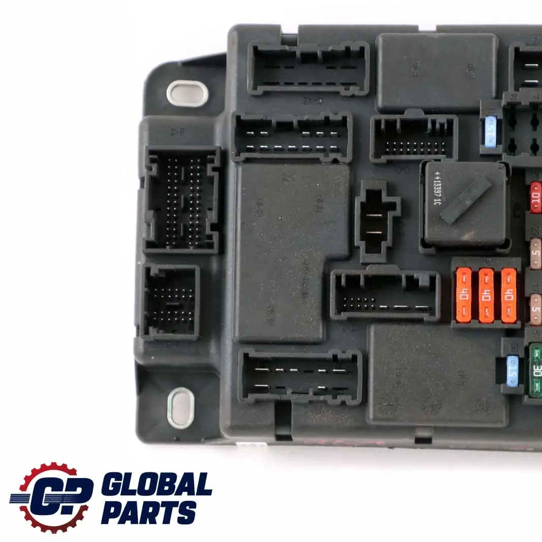 Alta PL3 SPEG H4 Caja De distribucion De fusibles para Mini Cooper One R56 con número de pieza 3457413 Mini Cooper One R56 Alta PL3 SPEG H4 Caja De distribucion De fusibles - SKU 3457413 - Número de pieza 3457413