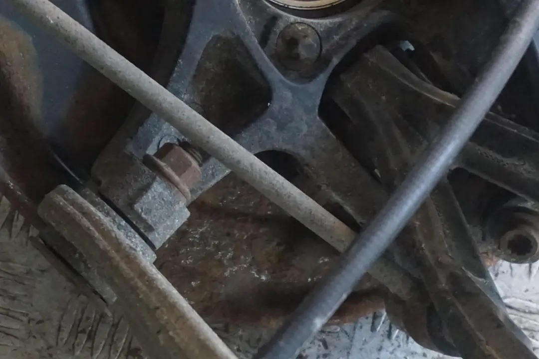 Mercedes-Benz E-Class W211 S211 Rear Left N/S Suspension Leg Brake Wheel Hub to with Part number 3508308 Mercedes-Benz E-Class W211 S211 Rear Left N/S Suspension Leg Brake Wheel Hub - SKU 3508308 - Part number 3508308