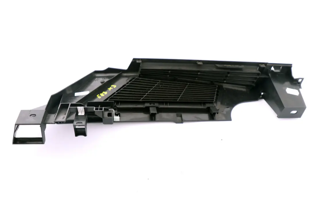 Rejilla Ventilación Lateral Derecha Maletero Negro Antracita para BMW X3 E83 con número de pieza 3404376 BMW X3 E83 Rejilla Ventilación Lateral Derecha Maletero Negro Antracita - SKU 3508764 - Número de pieza 3404376