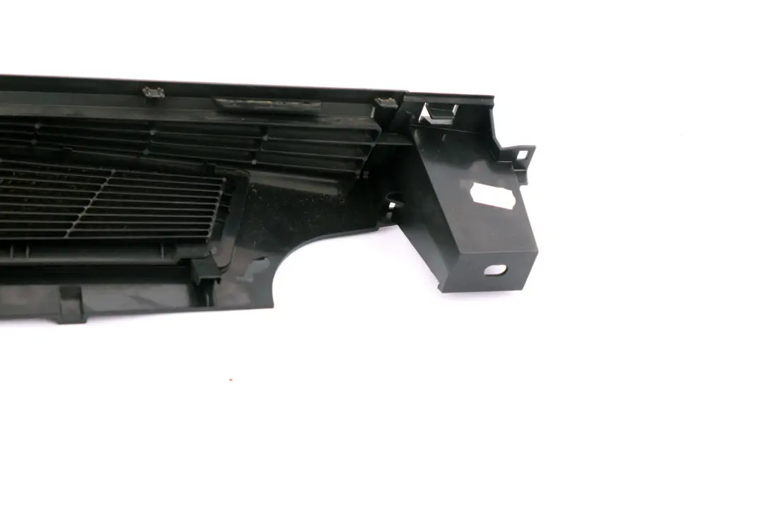 Rejilla Ventilación Lateral Derecha Maletero Negro Antracita para BMW X3 E83 con número de pieza 3404376 BMW X3 E83 Rejilla Ventilación Lateral Derecha Maletero Negro Antracita - SKU 3508764 - Número de pieza 3404376