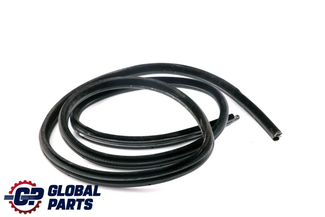 Uszczelka Drzwi Przód Przednich do BMW E60 E61 o numerze 4389354 BMW E60 E61 Uszczelka Drzwi Przód Przednich - SKU 4389354 - Numer Części 4389354