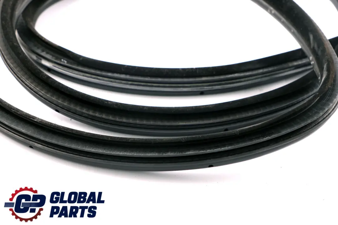 BMW E60 E61 Uszczelka Drzwi Przód Przednich - SKU 4389354 - Numer Części 4389354