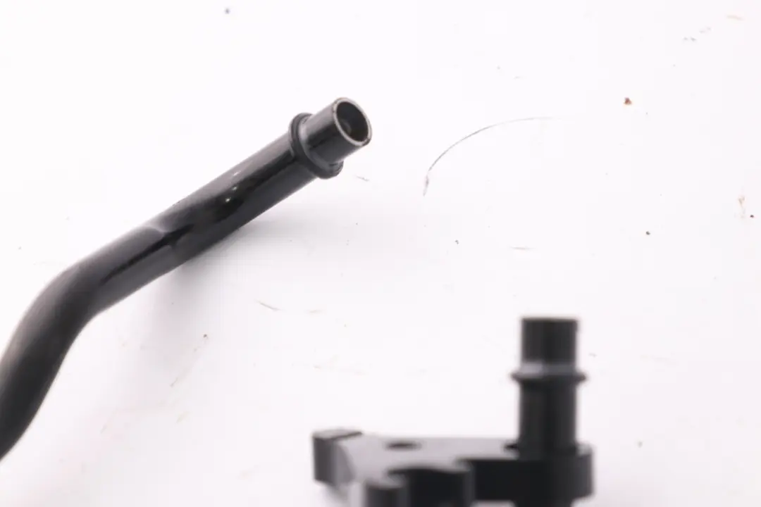 BMW E60 E61 E63 E65 LCI Conduite de Refroidisseur D'Huile Rendements - SKU 4709247 - Numéro de pièce 4709247 4709248