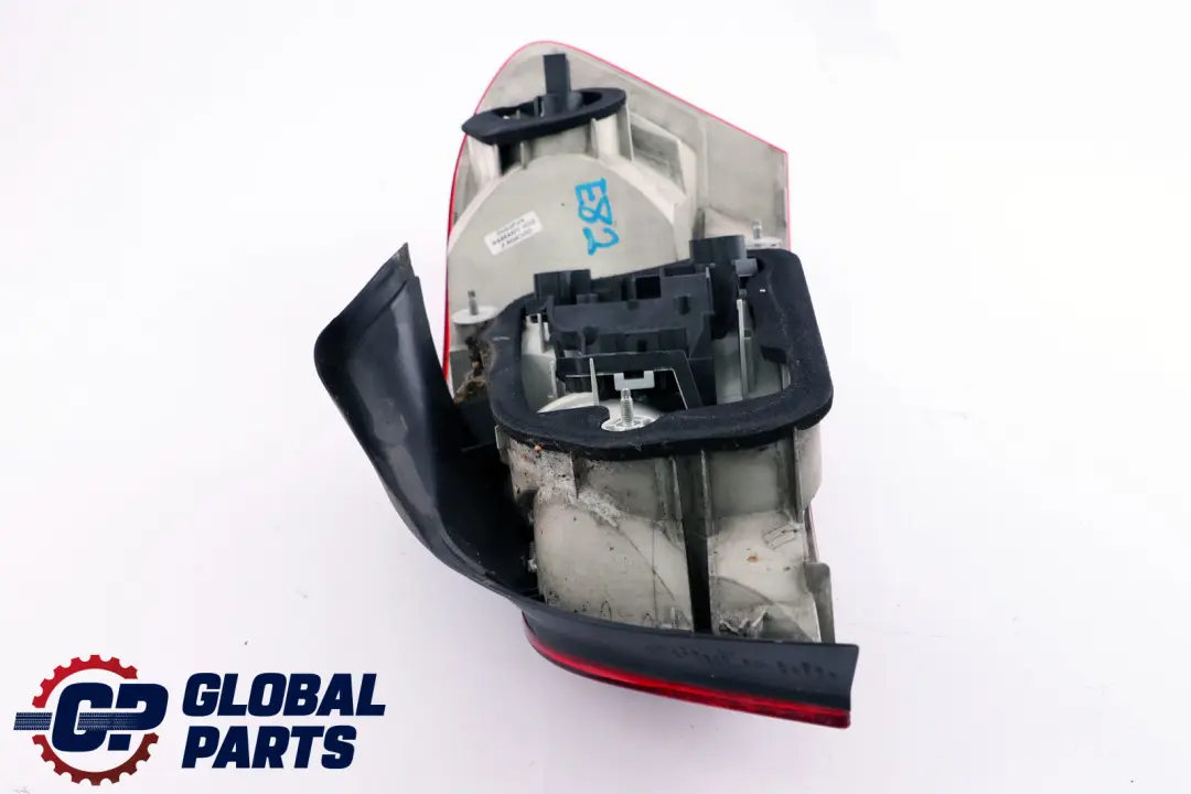 Luz Trasera Izquierda para BMW E82 E88 con número de pieza 4869809 BMW E82 E88 Luz Trasera Izquierda - SKU 4869809 - Número de pieza 4869809