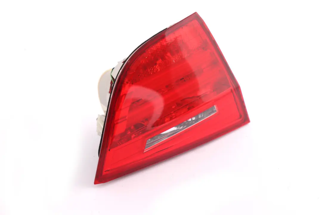 Luz Trasera En Tapa Maletero Izquierda para BMW E90 N LCI con número de pieza 7289427 BMW E90 N LCI Luz Trasera En Tapa Maletero Izquierda - SKU 4871733 - Número de pieza 7289427