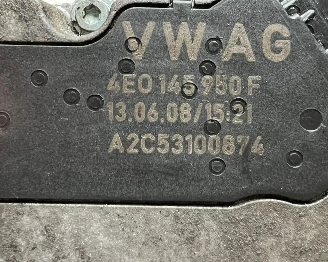 Audi A5 8T 3.0 TDI CCWA Diesel Lufteinlass Rohr Drossel Klappe - SKU 4E0145950J - Teilenummer 4E0145950J