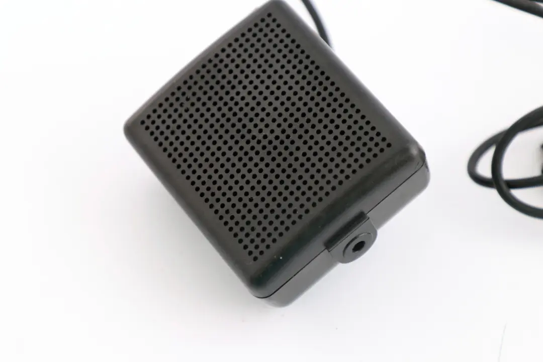 Nokia Bluetooth Hands-free Mobile Phone Speaker to with Part number 505830 HFS-12 Nokia Bluetooth Hands-free Mobile Phone Speaker - SKU 505832 HFS-12 - Part number 505830 HFS-12