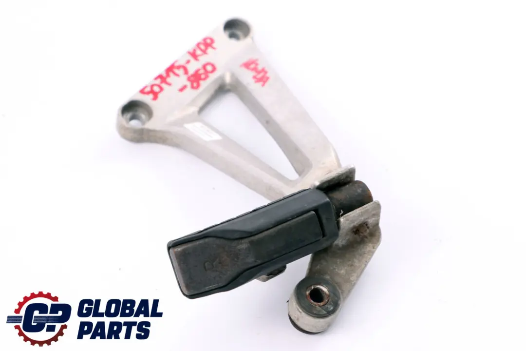 CBR 125R Uchwyt Podnóżka Pasażera Prawy do Honda o numerze 50715-KPP-860 Honda CBR 125R Uchwyt Podnóżka Pasażera Prawy - SKU 50715-KPP-860 - Numer Części 50715-KPP-860